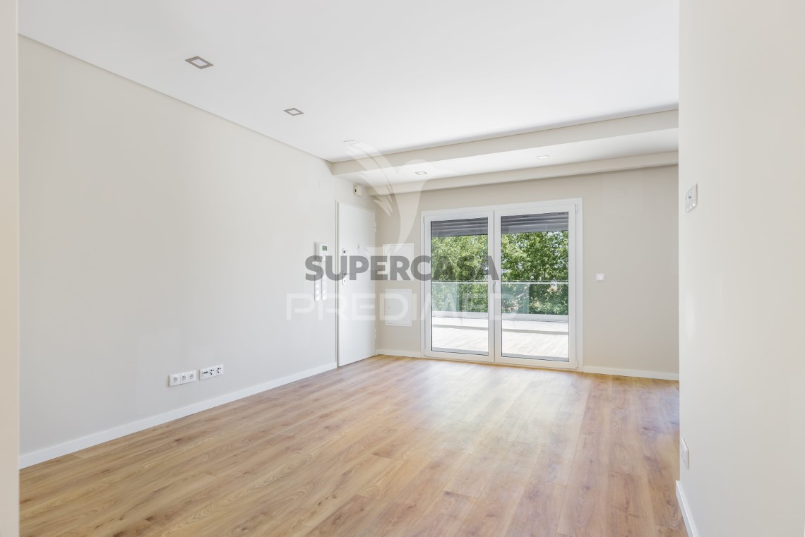 Apartment 2 Zimmer verkaufen auf Santa Iria de Azoia, São João da Talha e Bobadela