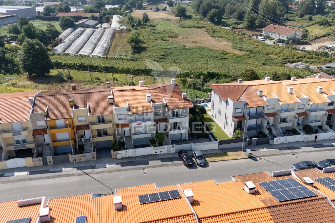 Tussenwoningen 4 kamers verkoop Op Amares e Figueiredo