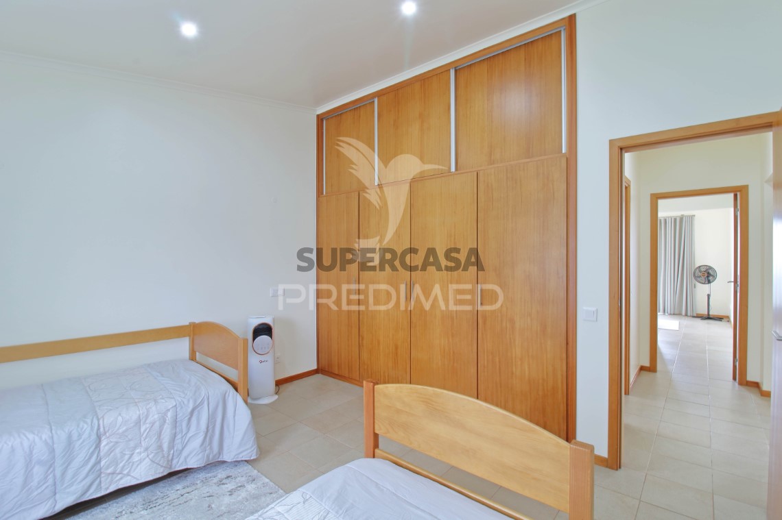 Haus 5 Zimmer verkaufen auf Feteira
