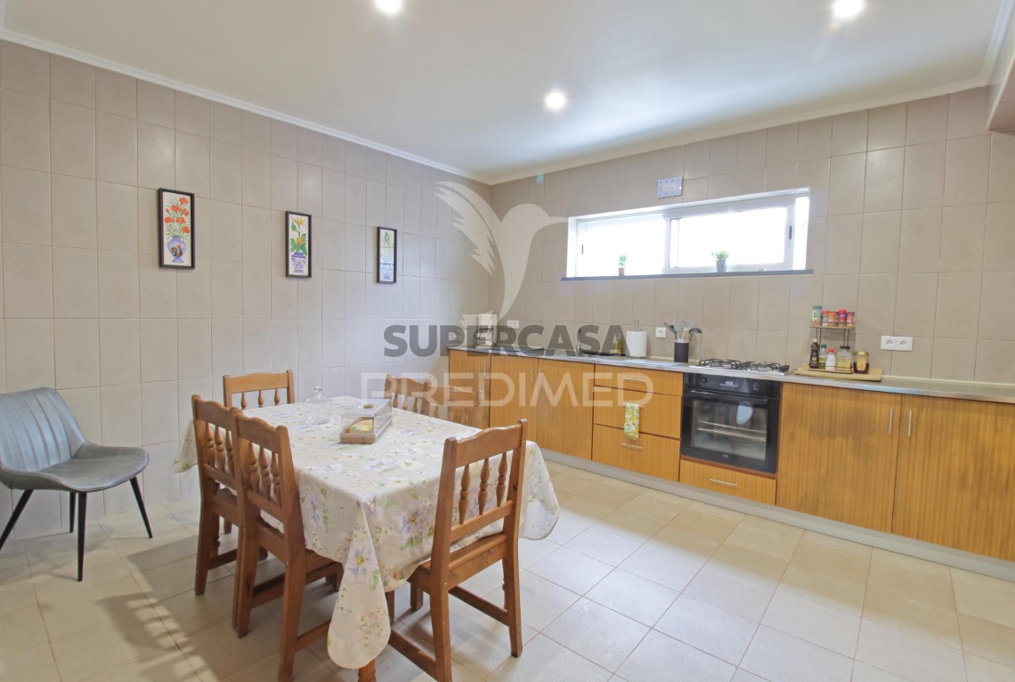 Haus 5 Zimmer verkaufen auf Feteira