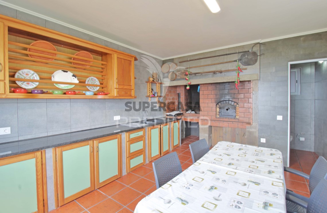 Haus 5 Zimmer verkaufen auf Feteira