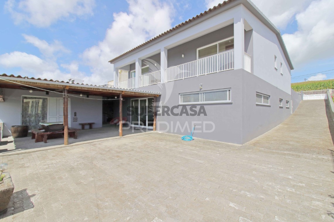 Haus 5 Zimmer verkaufen auf Feteira