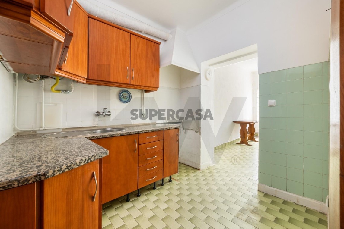 Casa 4 habitaciones en venta en Santo António dos Olivais
