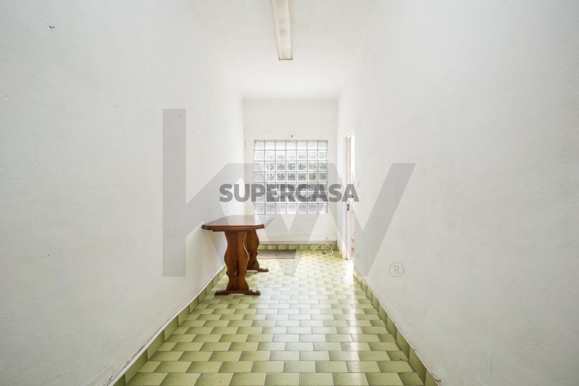 Casa 4 habitaciones en venta en Santo António dos Olivais