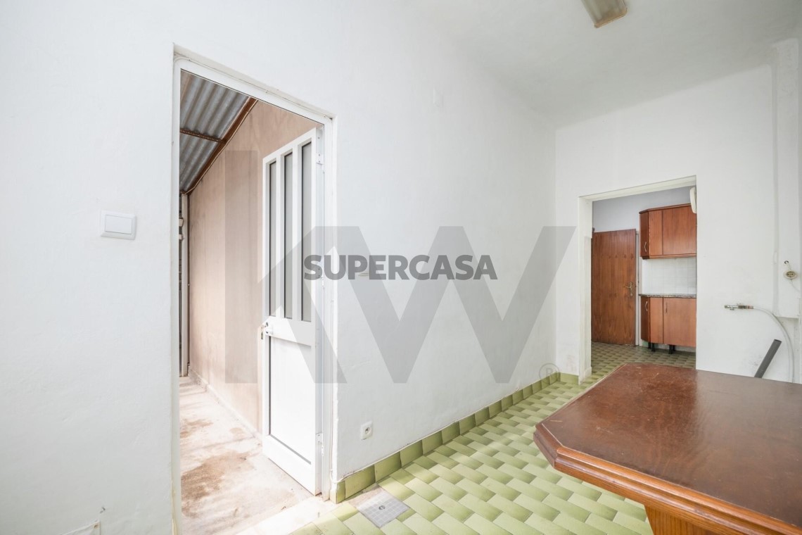 Casa 4 habitaciones en venta en Santo António dos Olivais