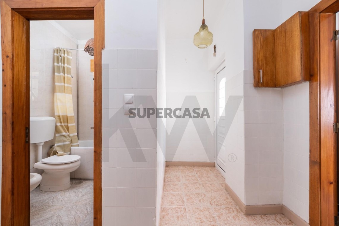 Casa 4 habitaciones en venta en Santo António dos Olivais