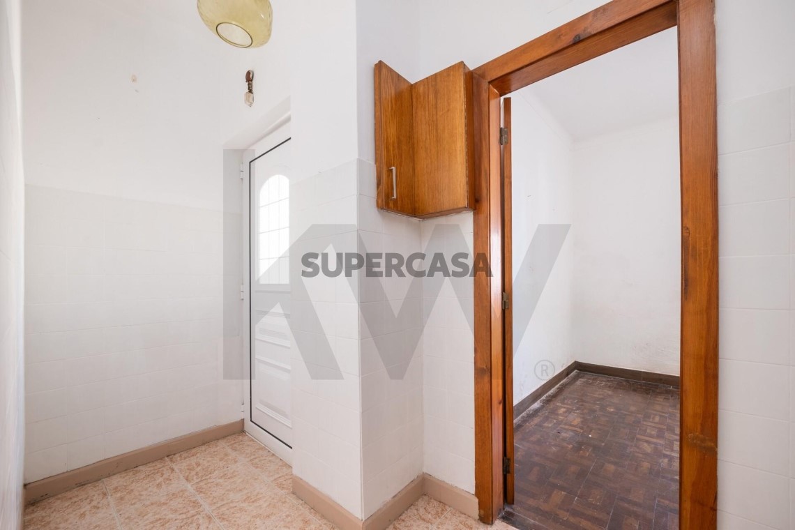 Casa 4 habitaciones en venta en Santo António dos Olivais