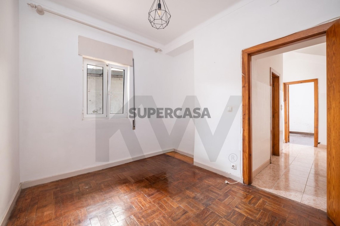 Casa 4 habitaciones en venta en Santo António dos Olivais