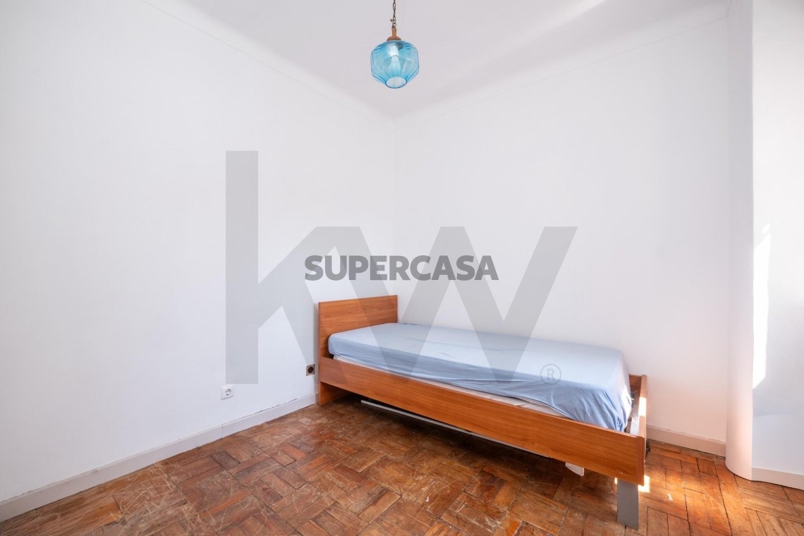 Casa 4 habitaciones en venta en Santo António dos Olivais