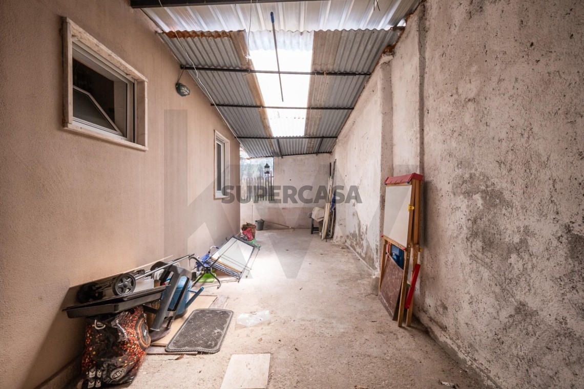 Casa 4 habitaciones en venta en Santo António dos Olivais