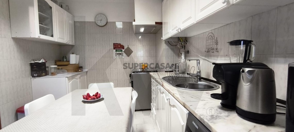 Apartment 2 Zimmer verkaufen auf Massamá e Monte Abraão