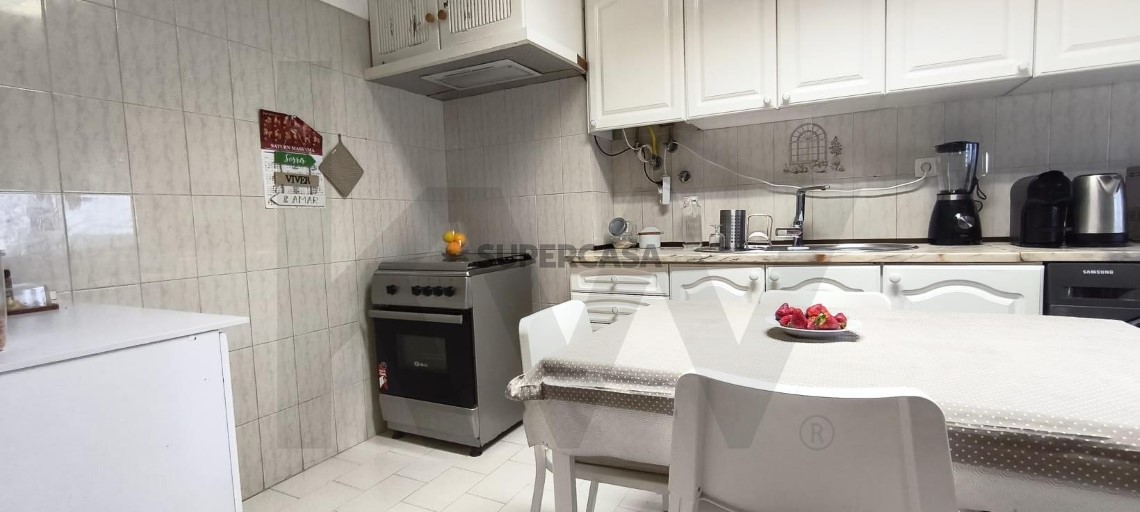 Apartment 2 Zimmer verkaufen auf Massamá e Monte Abraão