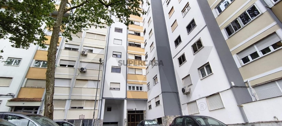 Apartment 2 Zimmer verkaufen auf Massamá e Monte Abraão