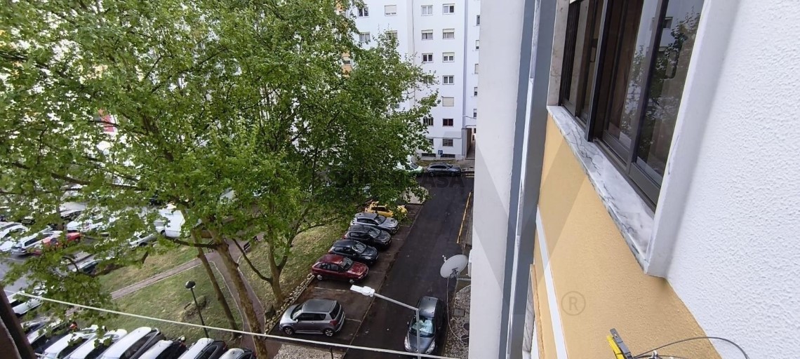 Apartment 2 Zimmer verkaufen auf Massamá e Monte Abraão