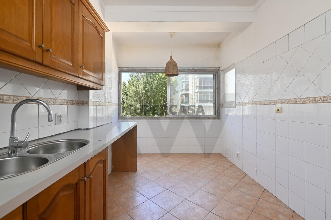Apartment 2 Zimmer verkaufen auf Massamá e Monte Abraão