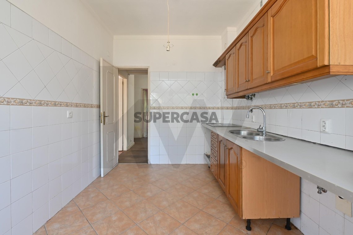 Apartment 2 Zimmer verkaufen auf Massamá e Monte Abraão
