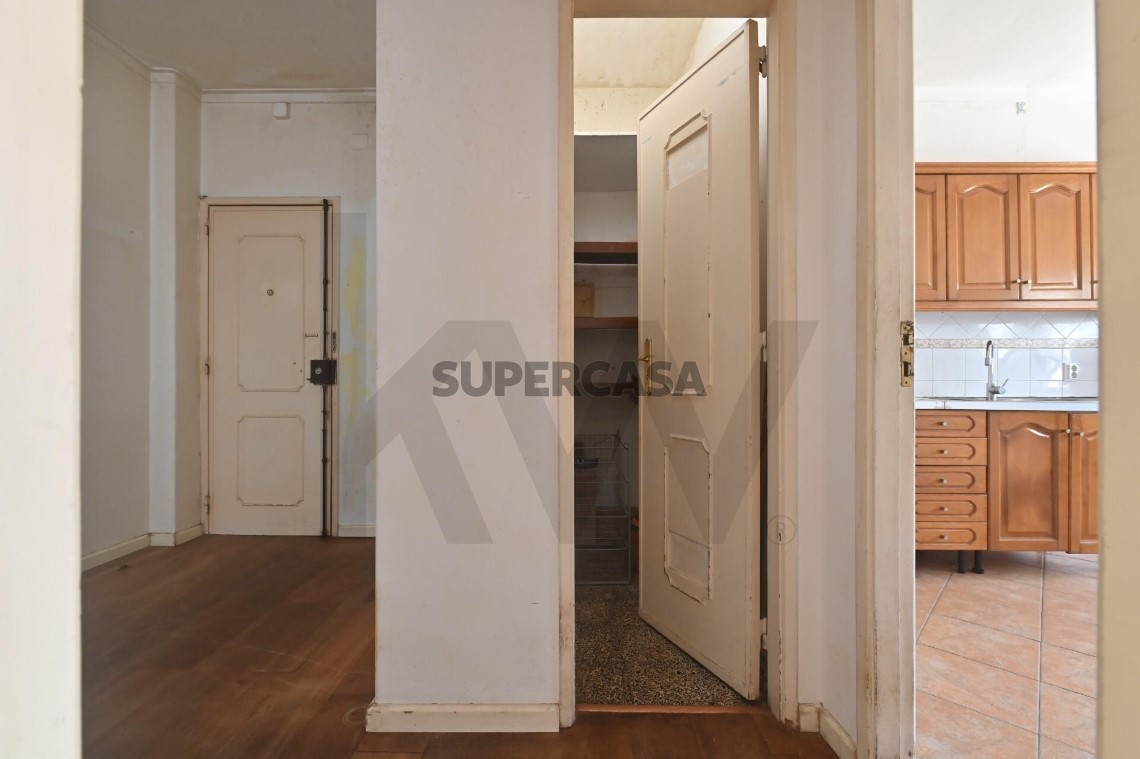 Apartment 2 Zimmer verkaufen auf Massamá e Monte Abraão