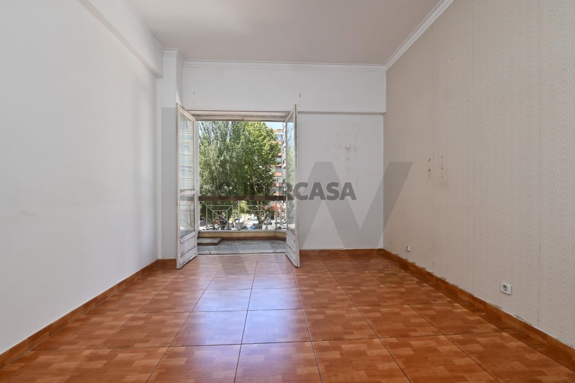 Apartment 2 Zimmer verkaufen auf Massamá e Monte Abraão