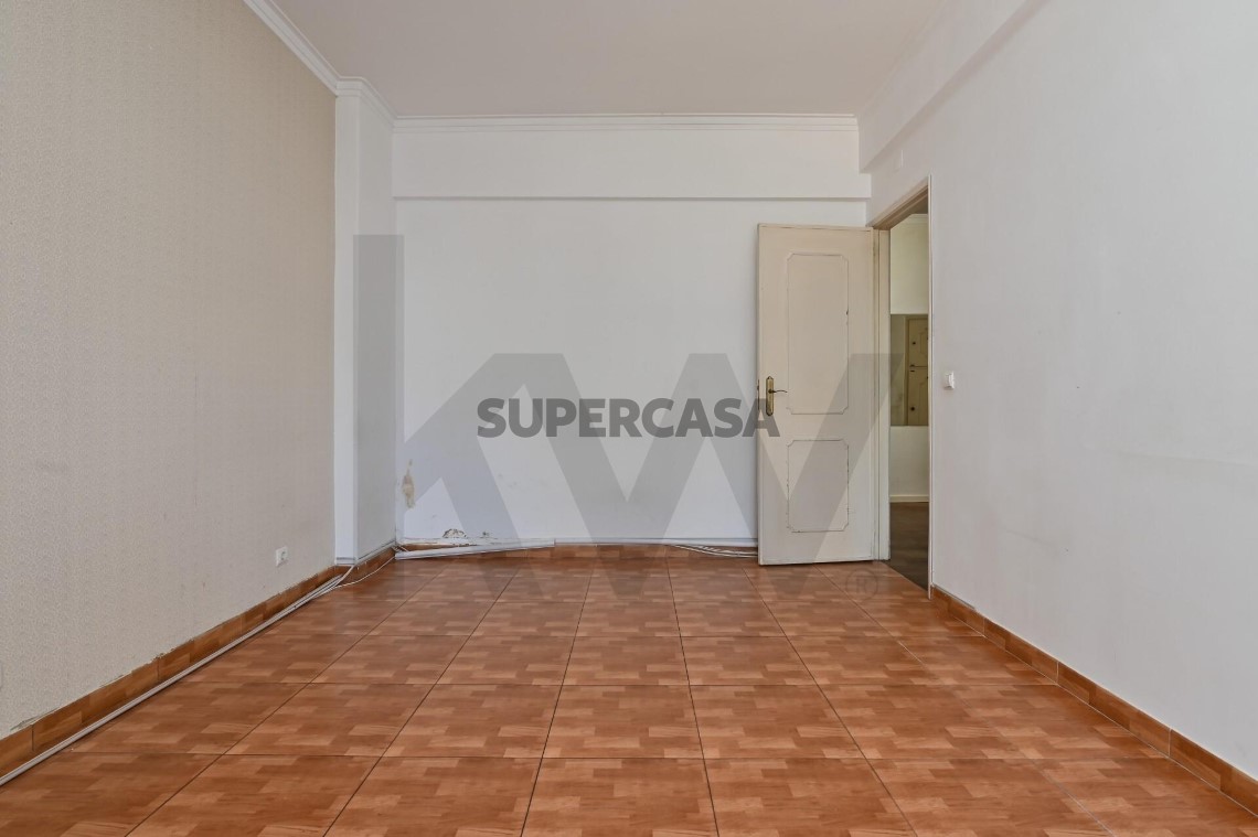 Apartment 2 Zimmer verkaufen auf Massamá e Monte Abraão
