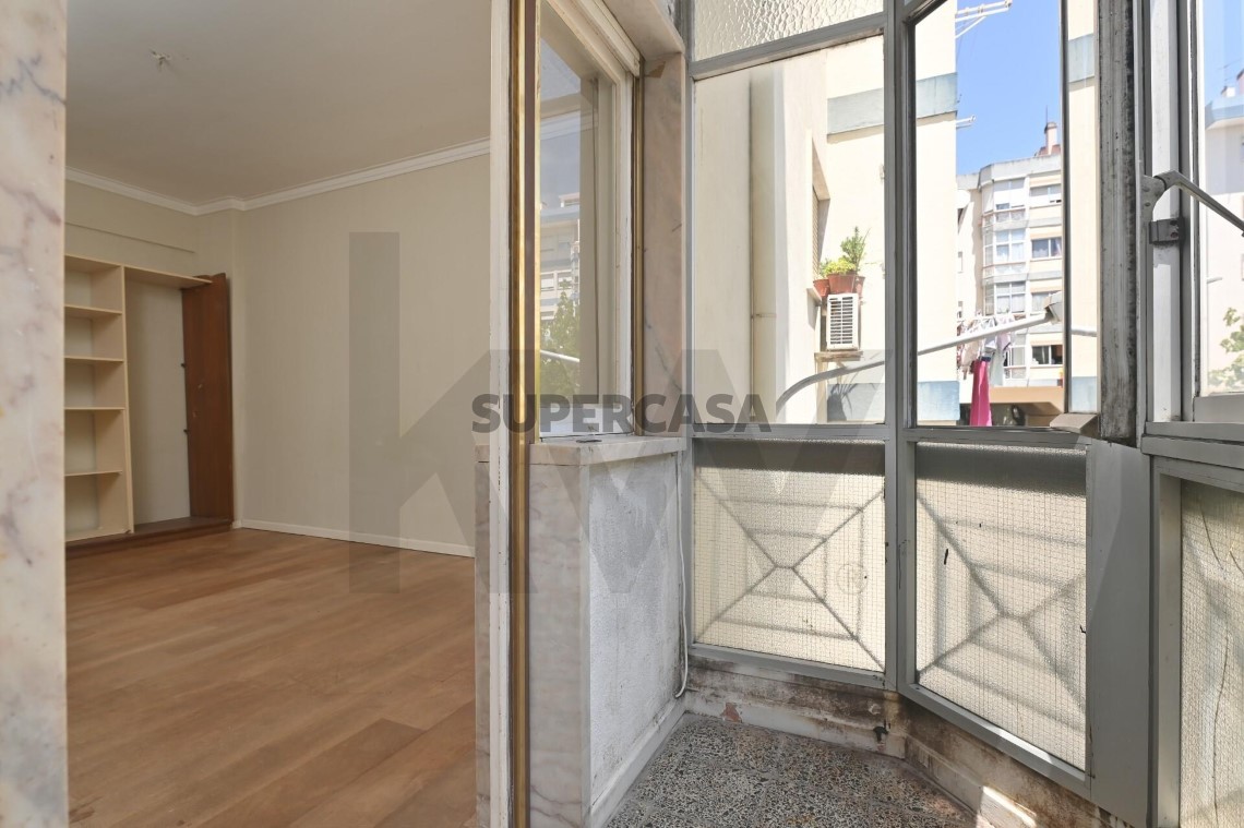 Apartment 2 Zimmer verkaufen auf Massamá e Monte Abraão