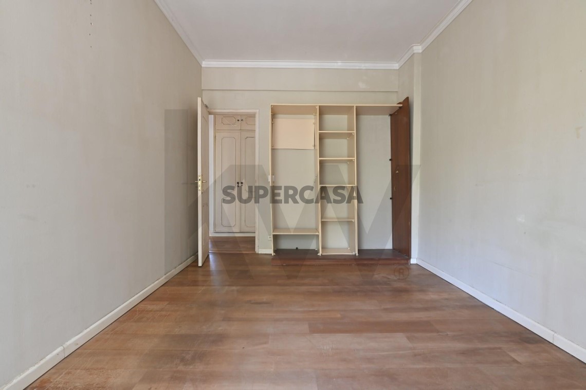 Apartment 2 Zimmer verkaufen auf Massamá e Monte Abraão