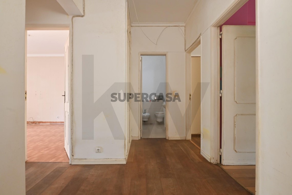 Apartment 2 Zimmer verkaufen auf Massamá e Monte Abraão