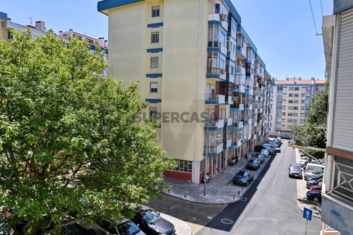 Apartment 2 Zimmer verkaufen auf Massamá e Monte Abraão