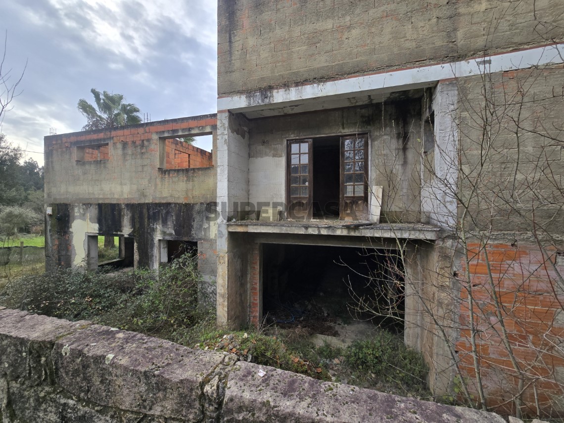 Prédio à venda em CM1642