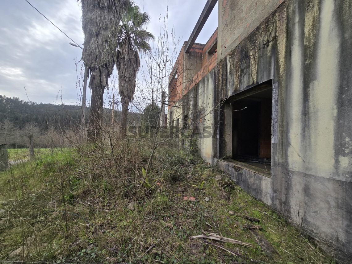 Prédio à venda em CM1642