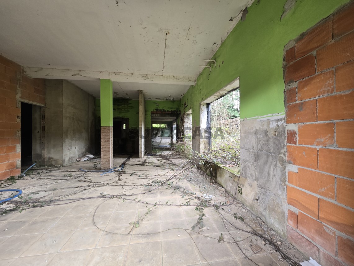 Prédio à venda em CM1642