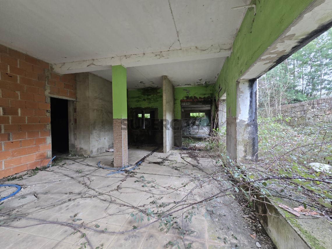 Prédio à venda em CM1642