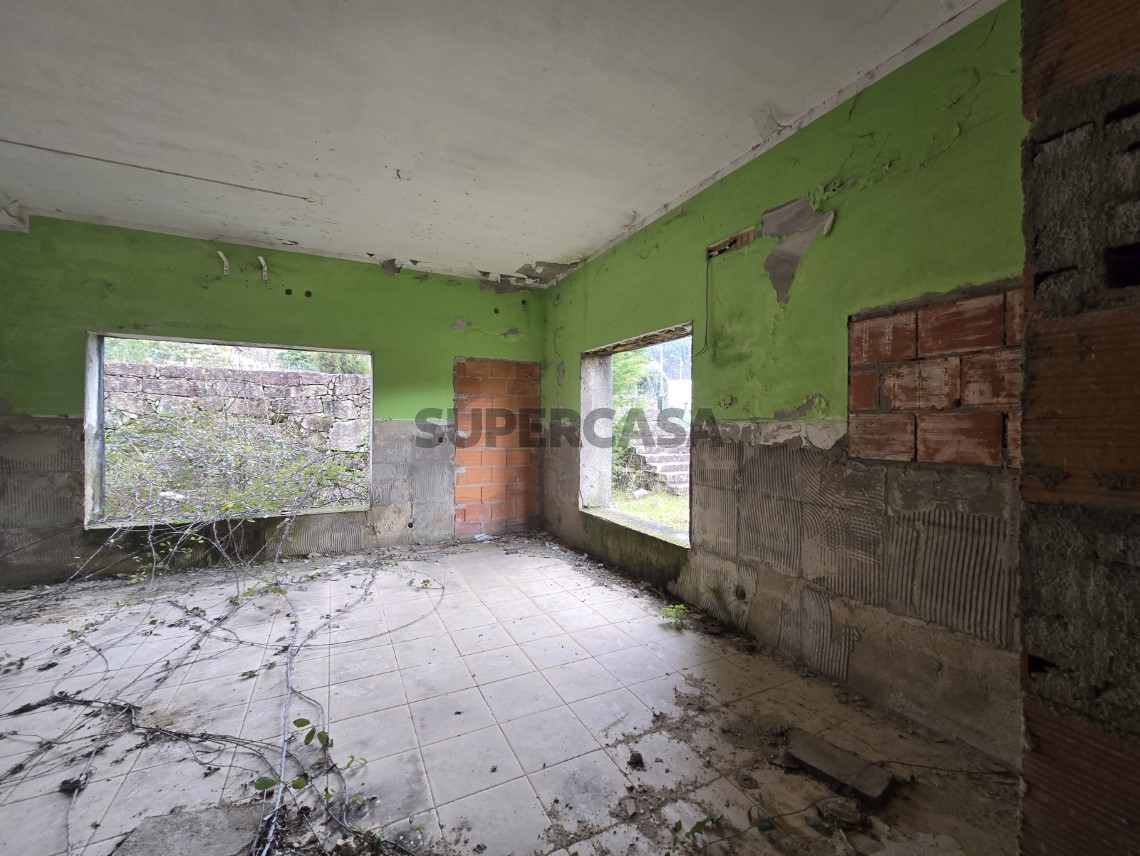 Prédio à venda em CM1642