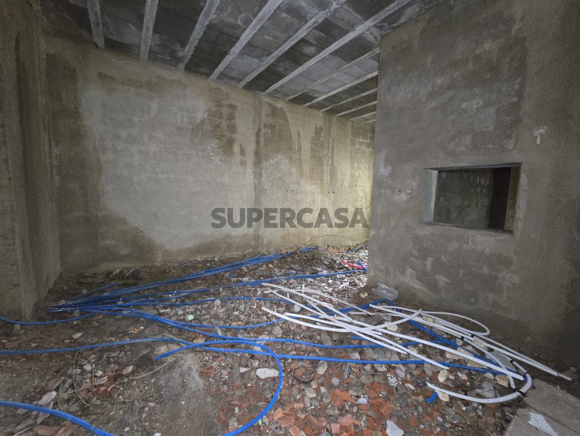 Prédio à venda em CM1642