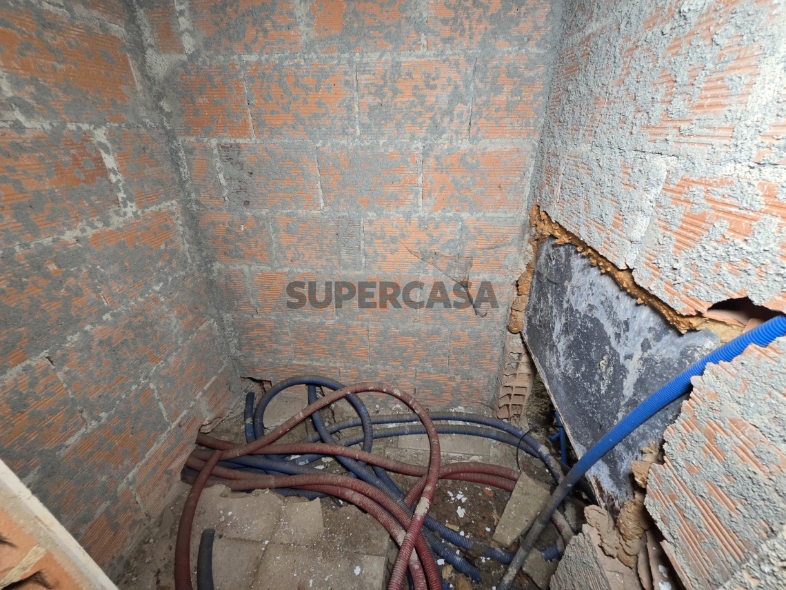 Prédio à venda em CM1642