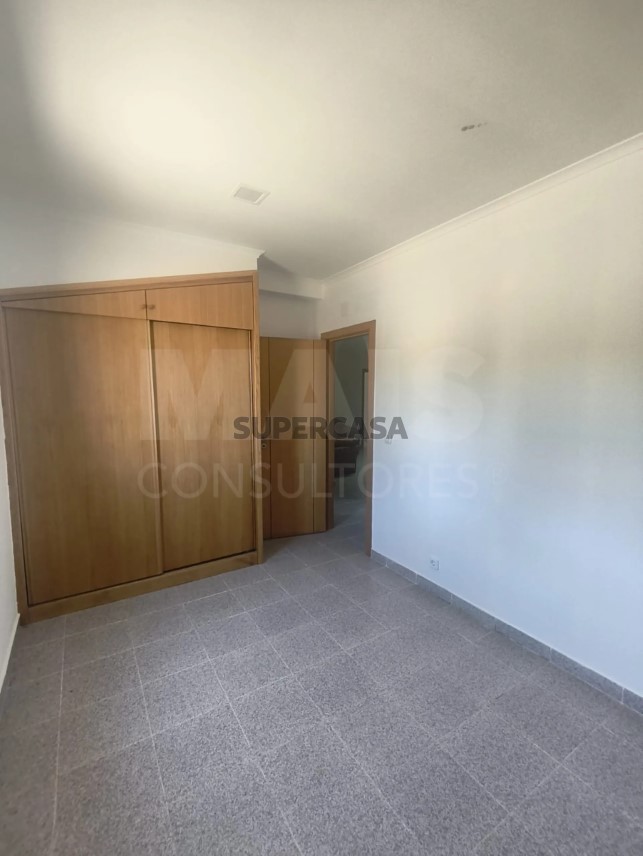 Moradia T5 à venda em Branca