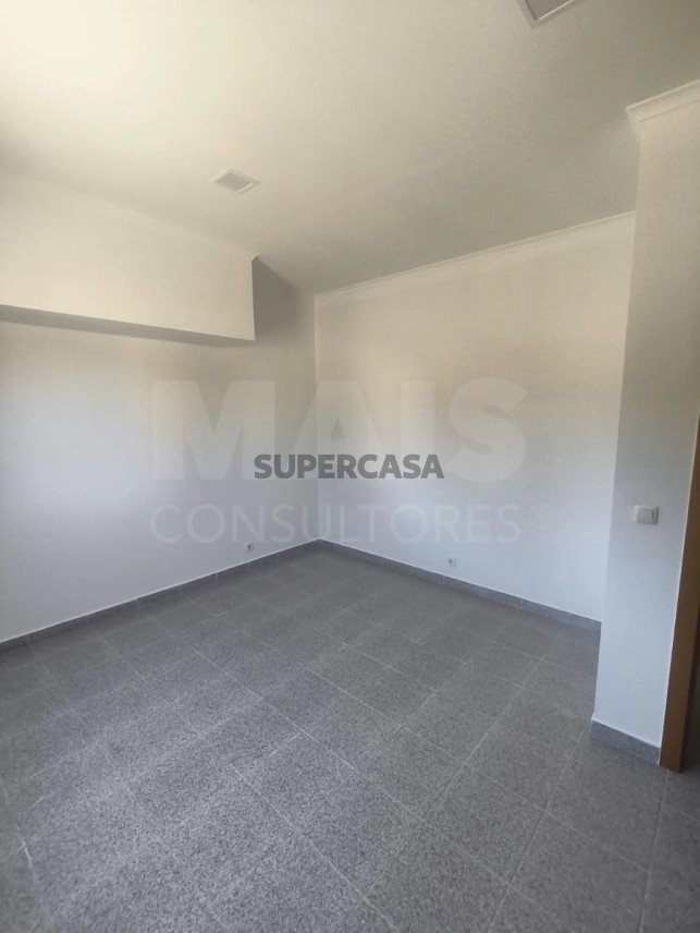 Moradia T5 à venda em Branca