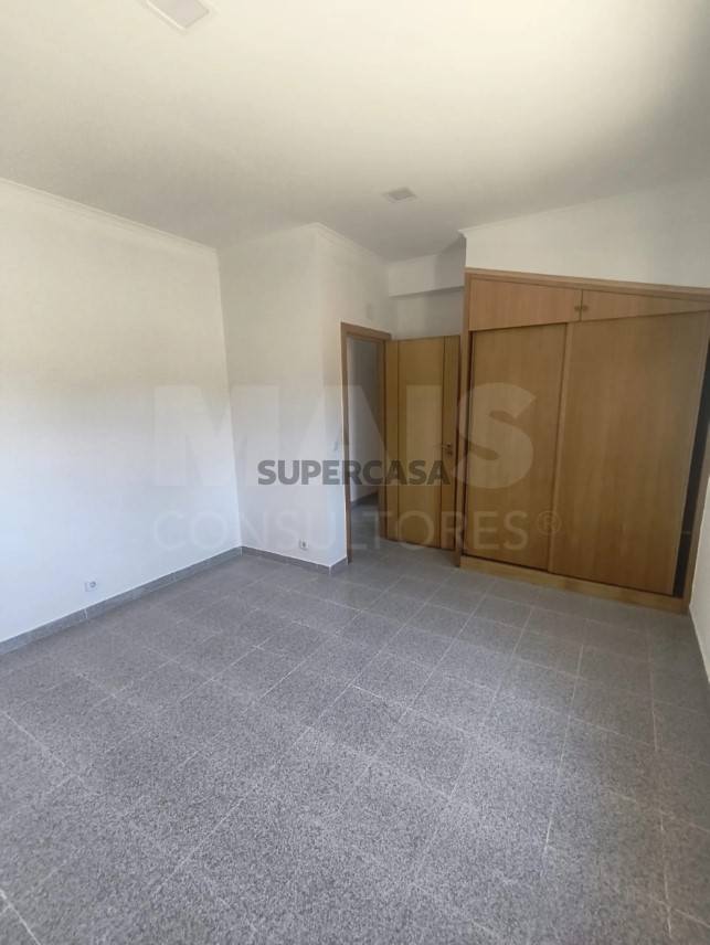 Moradia T5 à venda em Branca