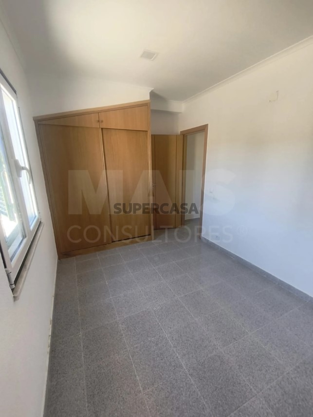 Moradia T5 à venda em Branca