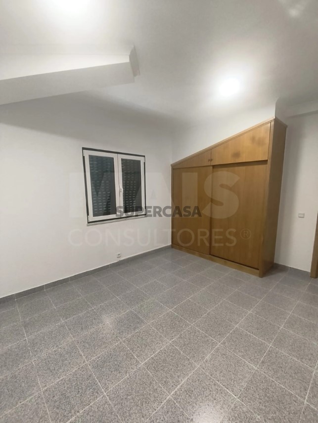 Moradia T5 à venda em Branca