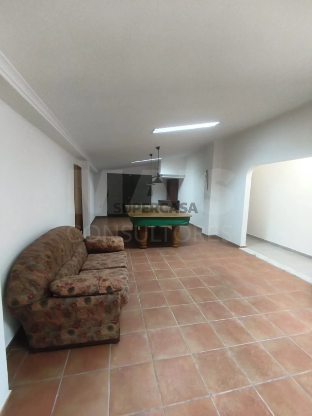 Moradia T5 à venda em Branca