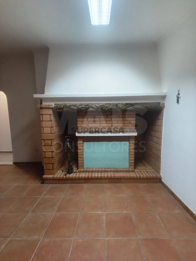 Moradia T5 à venda em Branca