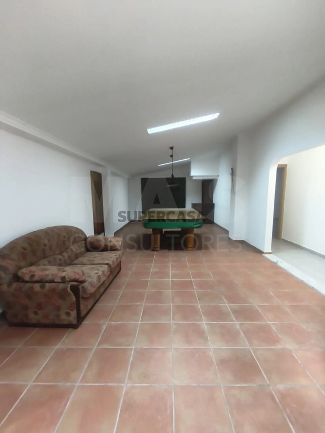 Moradia T5 à venda em Branca