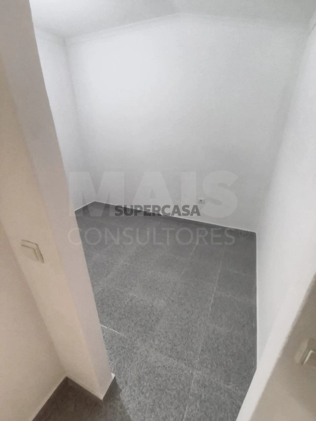 Moradia T5 à venda em Branca