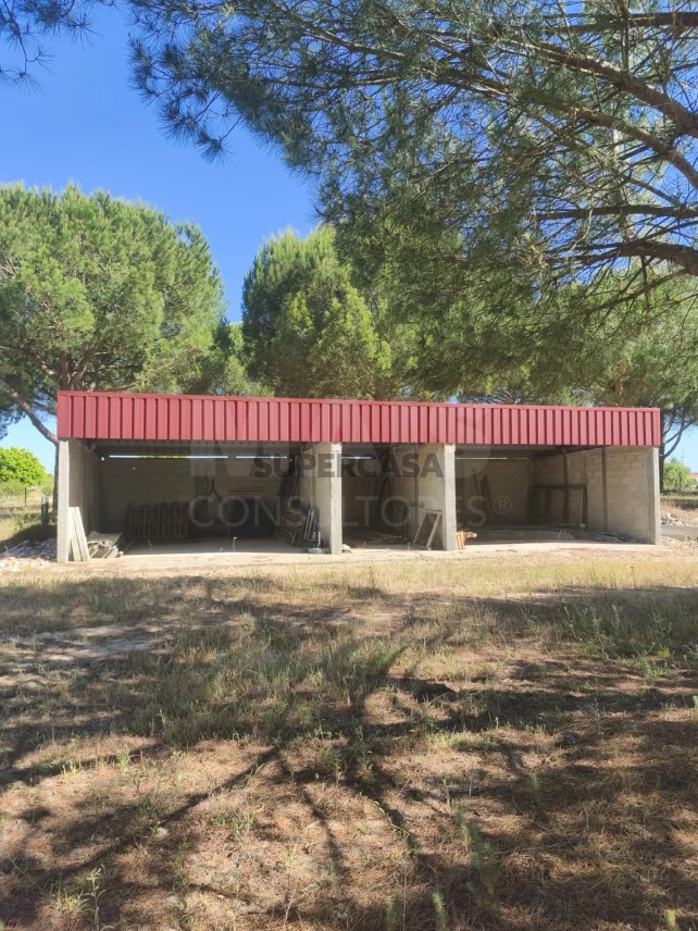 Moradia T5 à venda em Branca