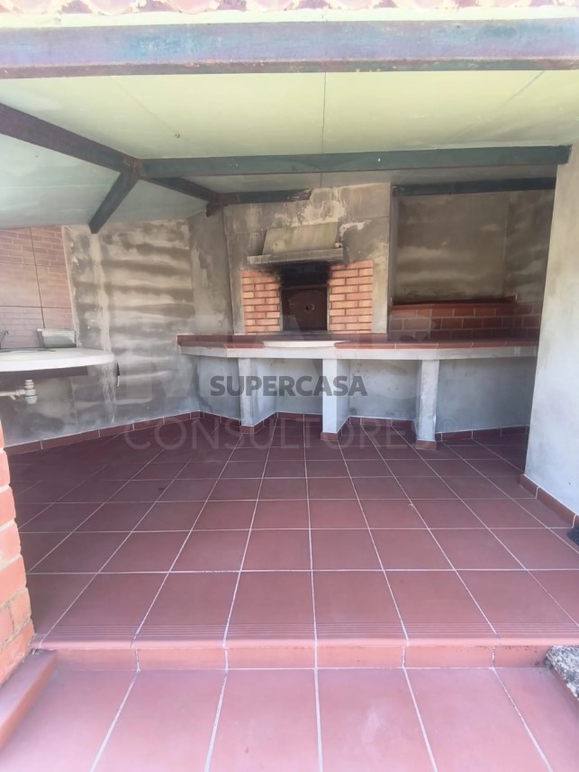 Moradia T5 à venda em Branca