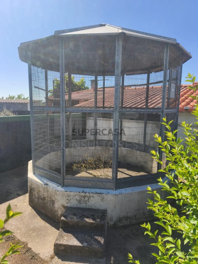 Moradia T5 à venda em Branca
