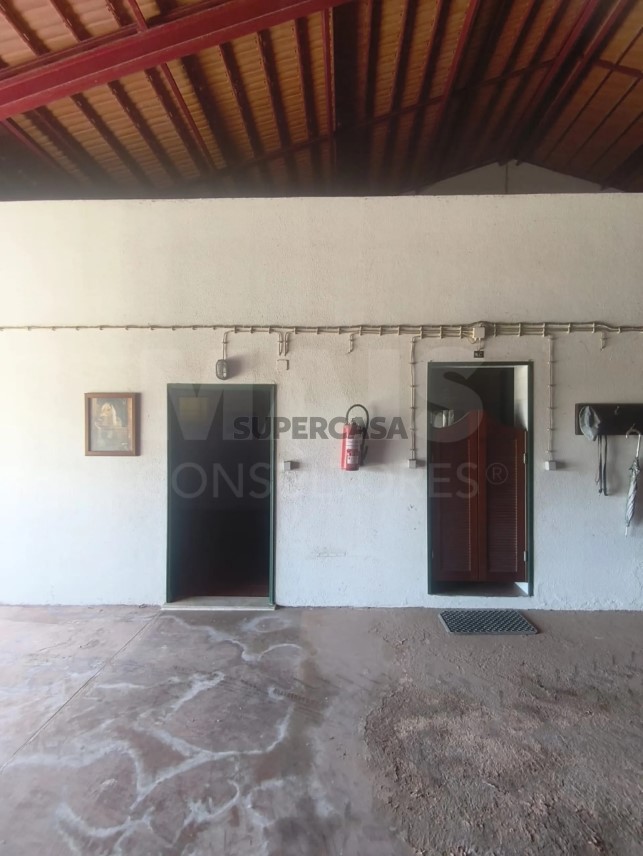 Moradia T5 à venda em Branca