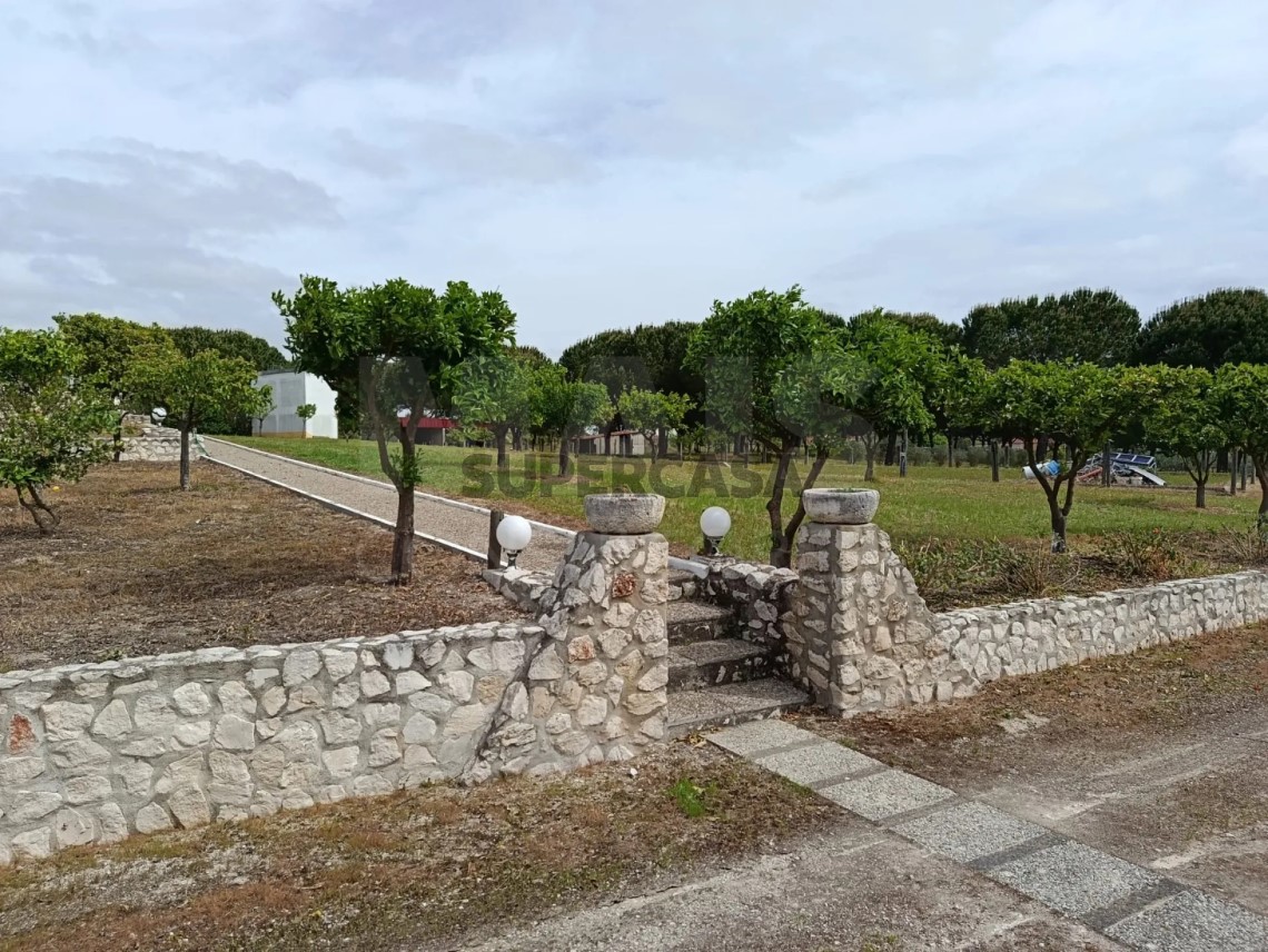 Moradia T5 à venda em Branca