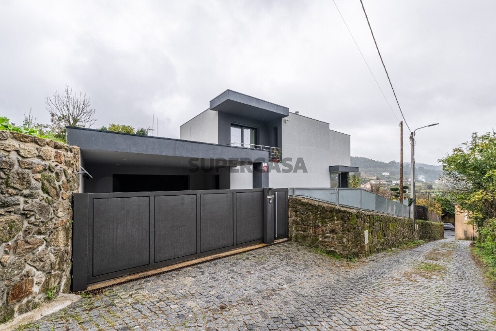 Huis 3 kamers verkoop Op Caldelas, Sequeiros e Paranhos