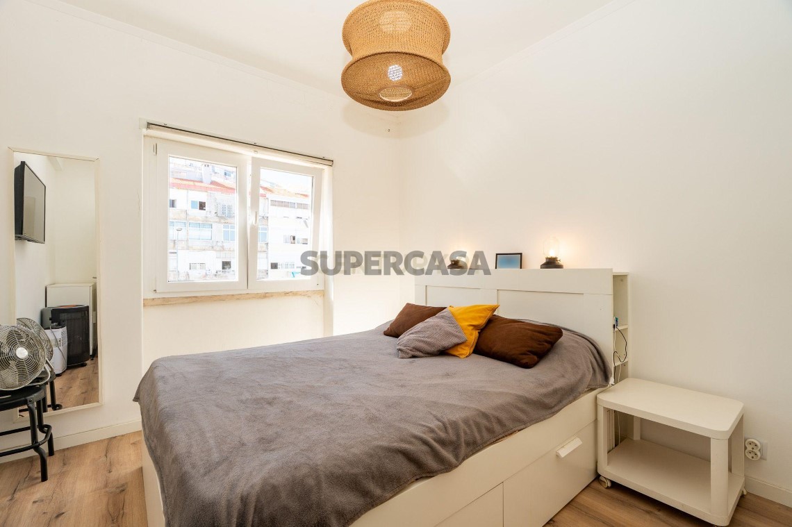 Apartment 3 Zimmer verkaufen auf Águas Livres, 3º boden